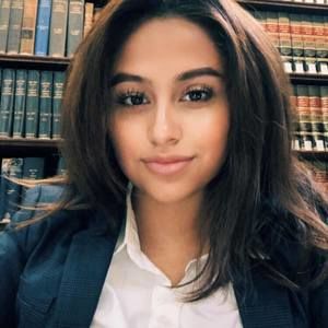 Meet your Posher, Danielle